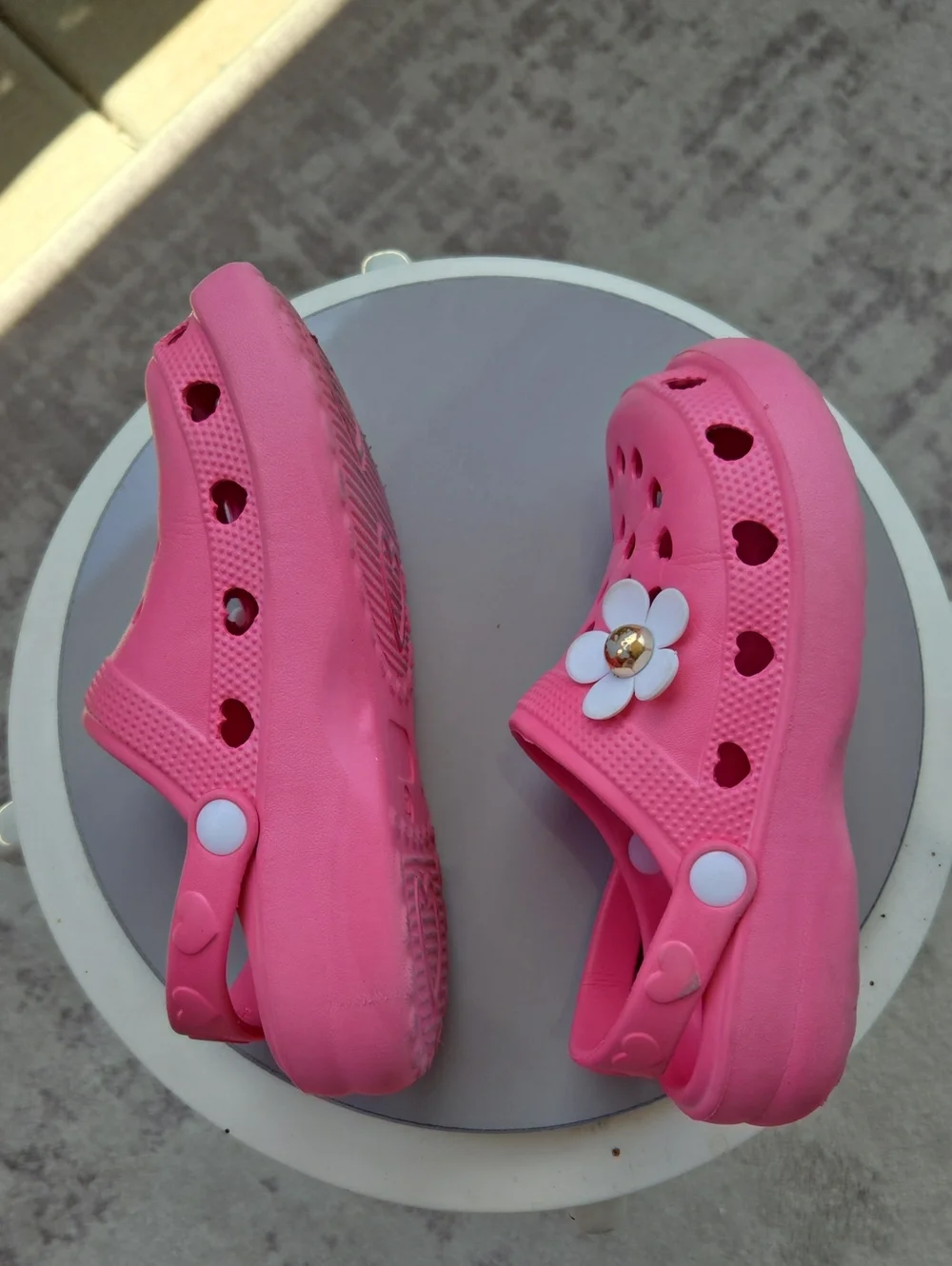 Kids Pink Heart-Cut Clog Sandals with Flower Accent